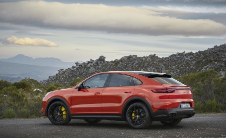 2020 Porsche Cayenne Coupe Rear Three-Quarter Wallpapers 450x275 (182)