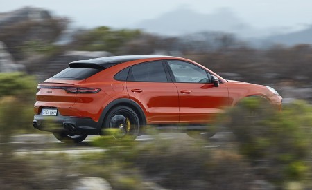 2020 Porsche Cayenne Coupe Rear Three-Quarter Wallpapers 450x275 (174)