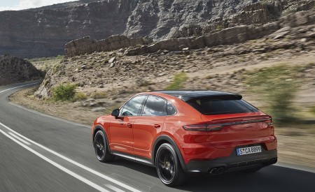 2020 Porsche Cayenne Coupe Rear Three-Quarter Wallpapers 450x275 (176)