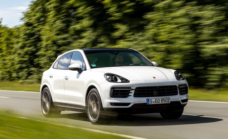 2020 Porsche Cayenne Coupé (Color: Carrara White Metallic) Front Three-Quarter Wallpapers 450x275 (131)