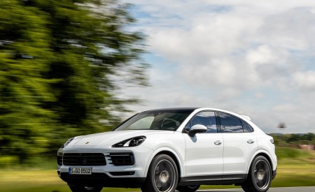 2020 Porsche Cayenne Coupé (Color: Carrara White Metallic) Front Three-Quarter Wallpapers 450x275 (148)