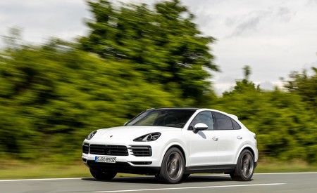 2020 Porsche Cayenne Coupé (Color: Carrara White Metallic) Front Three-Quarter Wallpapers 450x275 (149)