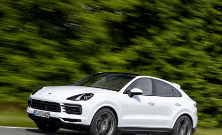 2020 Porsche Cayenne Coupé (Color: Carrara White Metallic) Front Three-Quarter Wallpapers 450x275 (135)