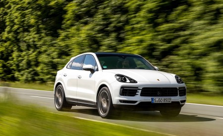 2020 Porsche Cayenne Coupé (Color: Carrara White Metallic) Front Three-Quarter Wallpapers 450x275 (132)