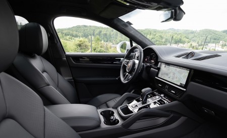 2020 Porsche Cayenne Coupé (Color: Carrara White Metallic) Interior Wallpapers 450x275 (170)