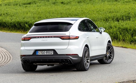 2020 Porsche Cayenne Coupé (Color: Carrara White Metallic) Rear Three-Quarter Wallpapers 450x275 (151)
