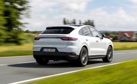 2020 Porsche Cayenne Coupé (Color: Carrara White Metallic) Rear Three-Quarter Wallpapers 450x275 (136)