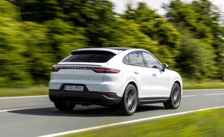 2020 Porsche Cayenne Coupé (Color: Carrara White Metallic) Rear Three-Quarter Wallpapers 450x275 (137)