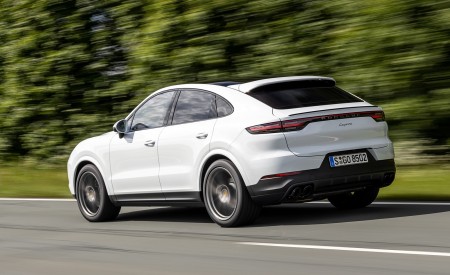 2020 Porsche Cayenne Coupé (Color: Carrara White Metallic) Rear Three-Quarter Wallpapers 450x275 (138)