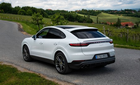 2020 Porsche Cayenne Coupé (Color: Carrara White Metallic) Rear Three-Quarter Wallpapers 450x275 (152)