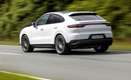 2020 Porsche Cayenne Coupé (Color: Carrara White Metallic) Rear Three-Quarter Wallpapers 450x275 (141)