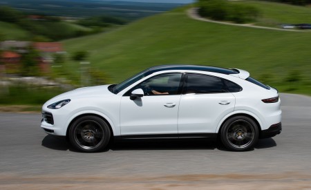 2020 Porsche Cayenne Coupé (Color: Carrara White Metallic) Side Wallpapers 450x275 (153)
