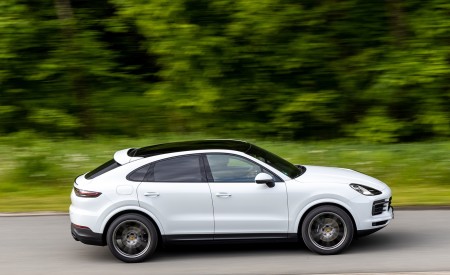2020 Porsche Cayenne Coupé (Color: Carrara White Metallic) Side Wallpapers 450x275 (144)
