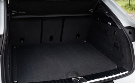 2020 Porsche Cayenne Coupé (Color: Carrara White Metallic) Trunk Wallpapers 450x275 (165)