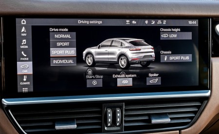 2020 Porsche Cayenne S Coupé (Color: Dolomite Silver Metallic) Central Console Wallpapers 450x275 (129)