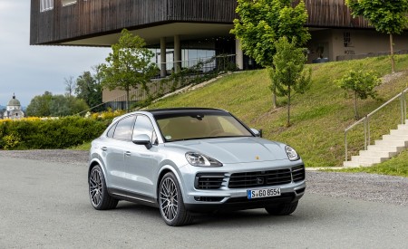 2020 Porsche Cayenne S Coupé (Color: Dolomite Silver Metallic) Front Three-Quarter Wallpapers 450x275 (102)