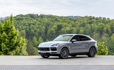 2020 Porsche Cayenne S Coupé (Color: Dolomite Silver Metallic) Front Three-Quarter Wallpapers 450x275 (106)