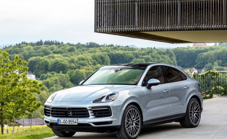 2020 Porsche Cayenne S Coupé (Color: Dolomite Silver Metallic) Front Three-Quarter Wallpapers 450x275 (104)