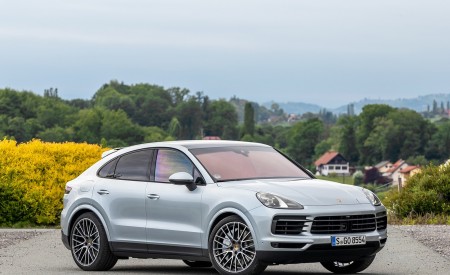 2020 Porsche Cayenne S Coupé (Color: Dolomite Silver Metallic) Front Three-Quarter Wallpapers 450x275 (105)