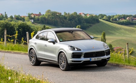 2020 Porsche Cayenne S Coupé (Color: Dolomite Silver Metallic) Front Three-Quarter Wallpapers 450x275 (89)