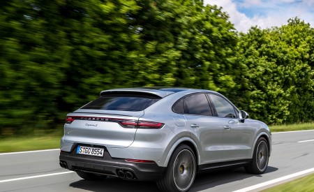 2020 Porsche Cayenne S Coupé (Color: Dolomite Silver Metallic) Rear Three-Quarter Wallpapers 450x275 (80)