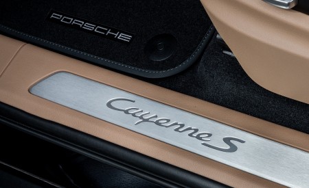 2020 Porsche Cayenne S Coupé (Color: Moonlight Blue Metallic) Door Sill Wallpapers 450x275 (70)