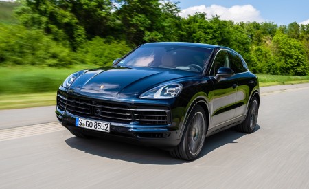 2020 Porsche Cayenne S Coupé (Color: Moonlight Blue Metallic) Front Three-Quarter Wallpapers 450x275 (63)