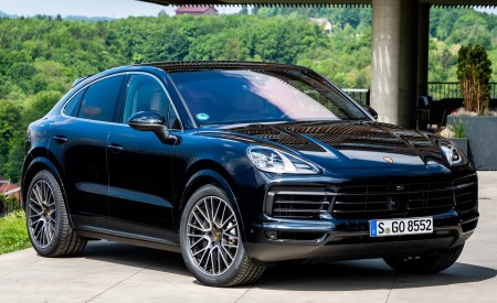 2020 Porsche Cayenne S Coupé (Color: Moonlight Blue Metallic) Front Three-Quarter Wallpapers 450x275 (64)