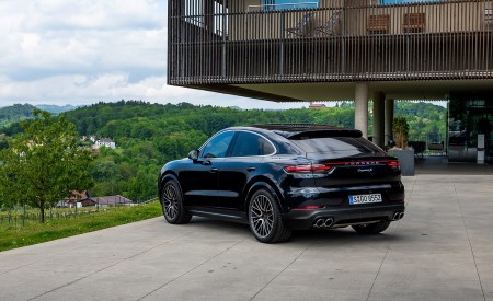 2020 Porsche Cayenne S Coupé (Color: Moonlight Blue Metallic) Rear Three-Quarter Wallpapers 450x275 (66)