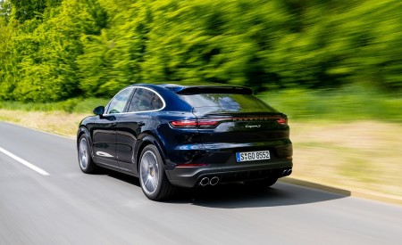 2020 Porsche Cayenne S Coupé (Color: Moonlight Blue Metallic) Rear Three-Quarter Wallpapers 450x275 (68)