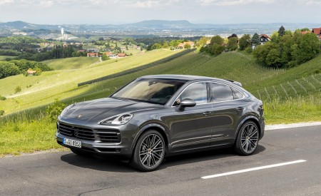 2020 Porsche Cayenne S Coupé (Color: Quarzite Grey Metallic) Front Three-Quarter Wallpapers 450x275 (13)