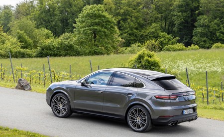 2020 Porsche Cayenne S Coupé (Color: Quarzite Grey Metallic) Rear Three-Quarter Wallpapers 450x275 (17)