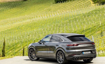 2020 Porsche Cayenne S Coupé (Color: Quarzite Grey Metallic) Rear Three-Quarter Wallpapers 450x275 (18)