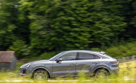 2020 Porsche Cayenne S Coupé (Color: Quarzite Grey Metallic) Side Wallpapers 450x275 (10)