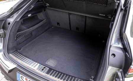 2020 Porsche Cayenne S Coupé (Color: Quarzite Grey Metallic) Trunk Wallpapers 450x275 (24)