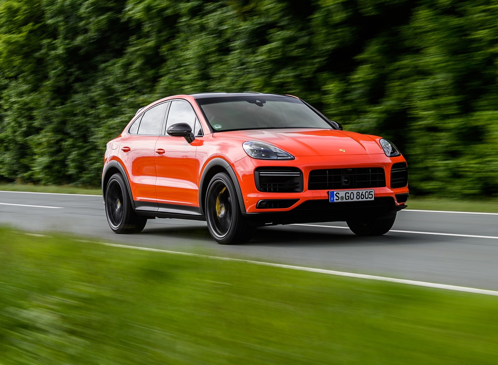 2020 Porsche Cayenne Turbo Coupe (Color: Lava Orange) Front Three-Quarter Wallpapers (4)