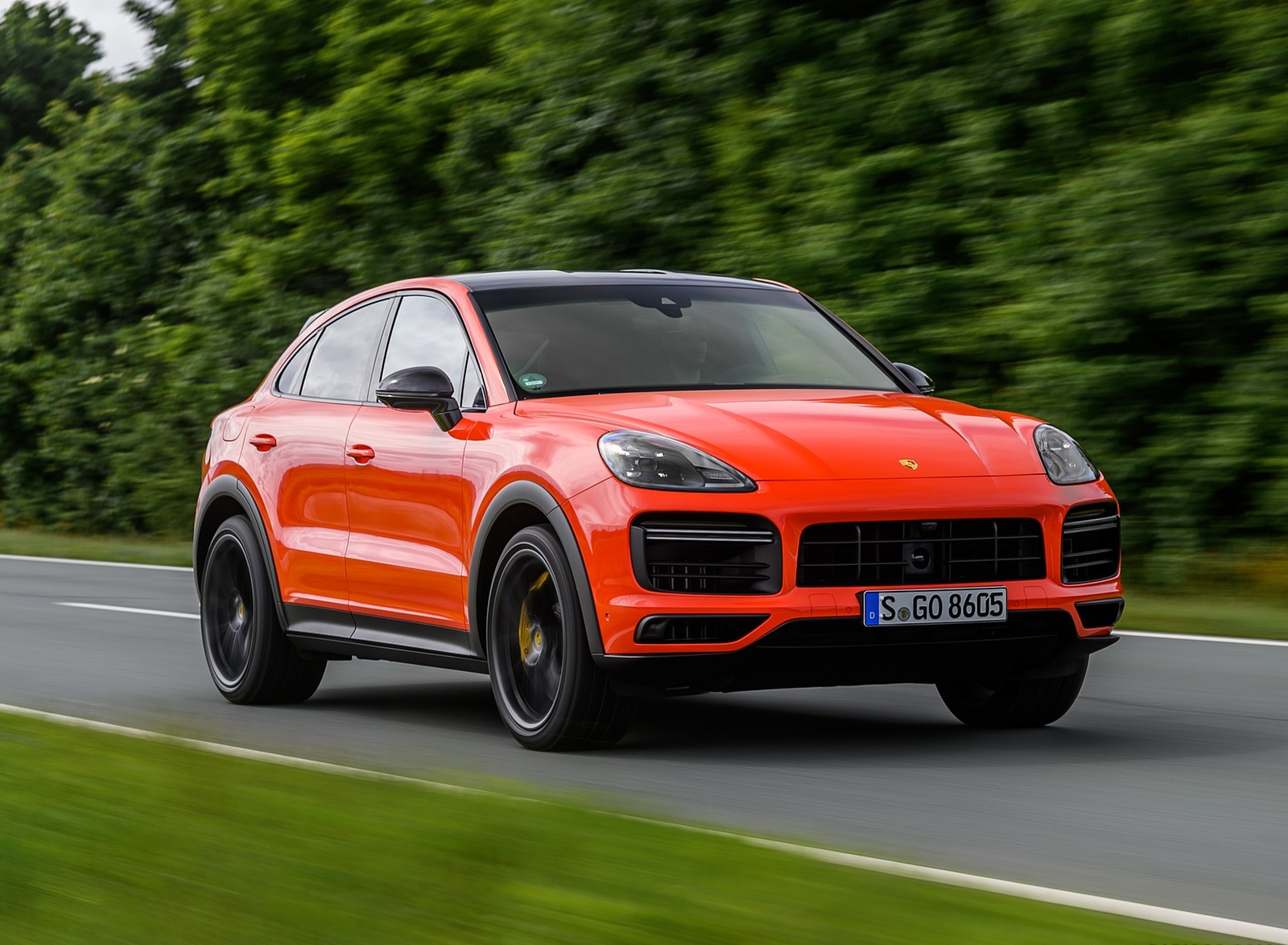 2020 Porsche Cayenne Turbo Coupe (Color: Lava Orange) Front Three-Quarter Wallpapers (5)