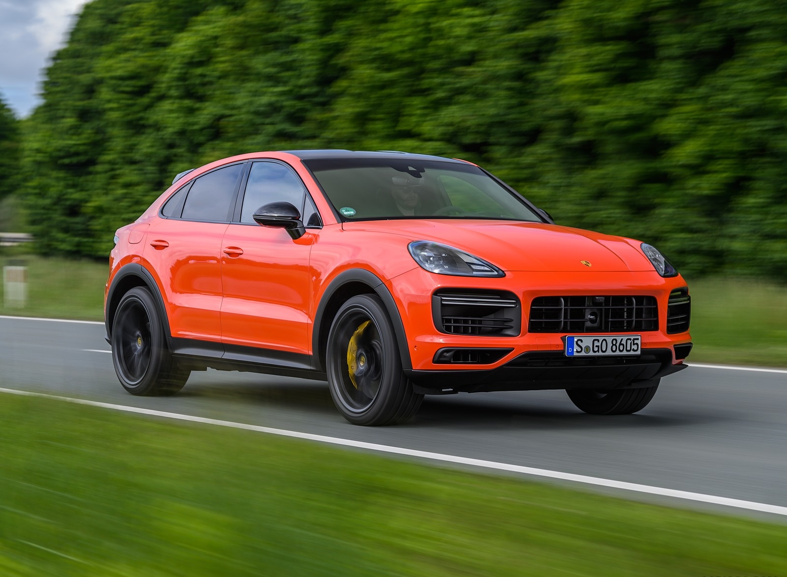 2020 Porsche Cayenne Turbo Coupe (Color: Lava Orange) Front Three-Quarter Wallpapers (6)