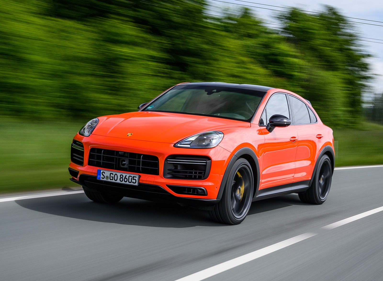 2020 Porsche Cayenne Turbo Coupe (Color: Lava Orange) Front Three-Quarter Wallpapers (2)