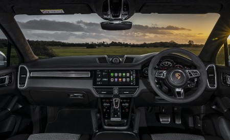2020 Porsche Cayenne Turbo Coupe (UK-Spec) Interior Cockpit Wallpapers 450x275 (17)