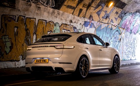 2020 Porsche Cayenne Turbo Coupe (UK-Spec) Rear Three-Quarter Wallpapers 450x275 (8)