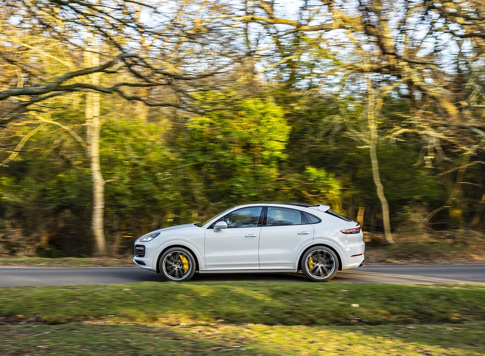 2020 Porsche Cayenne Turbo Coupe (UK-Spec) Side Wallpapers (4)
