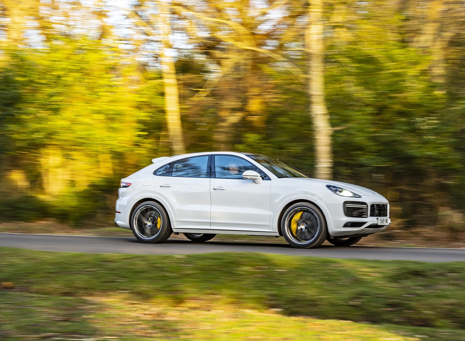 2020 Porsche Cayenne Turbo Coupe (UK-Spec) Side Wallpapers (5)