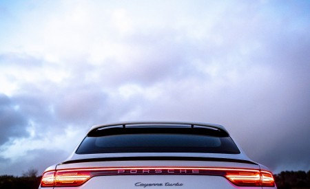 2020 Porsche Cayenne Turbo Coupe (UK-Spec) Tail Light Wallpapers 450x275 (12)