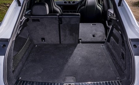 2020 Porsche Cayenne Turbo Coupe (UK-Spec) Trunk Wallpapers 450x275 (23)