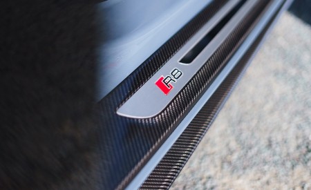 2019 Audi R8 V10 Coupe Performance quattro (UK-Spec) Door Sill Wallpapers 450x275 (178)