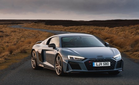 2019 Audi R8 V10 Coupe Performance quattro (UK-Spec) Front Three-Quarter Wallpapers 450x275 (129)