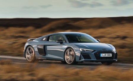 2019 Audi R8 V10 Coupe Performance quattro (UK-Spec) Front Three-Quarter Wallpapers 450x275 (93)