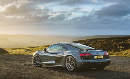 2019 Audi R8 V10 Coupe Performance quattro (UK-Spec) Rear Three-Quarter Wallpapers 450x275 (142)