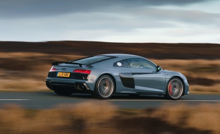2019 Audi R8 V10 Coupe Performance quattro (UK-Spec) Rear Three-Quarter Wallpapers 450x275 (137)